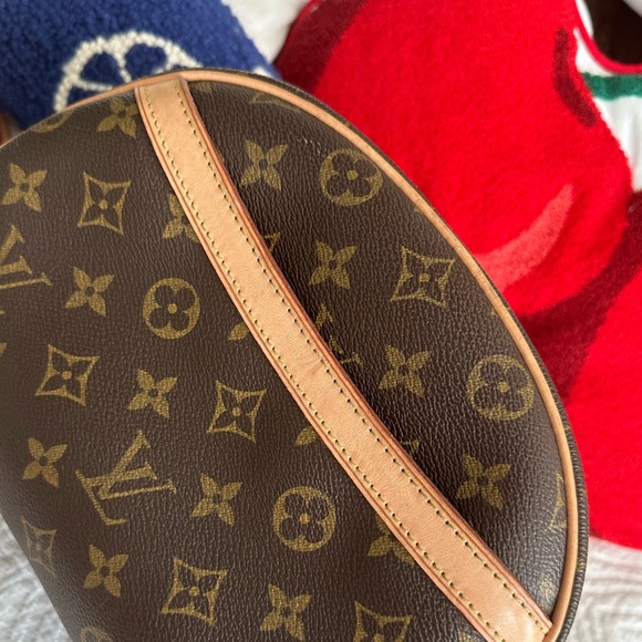 authentic!!!! louis vuitton blois monogram canvas crossbody - Picture 5 of 16
